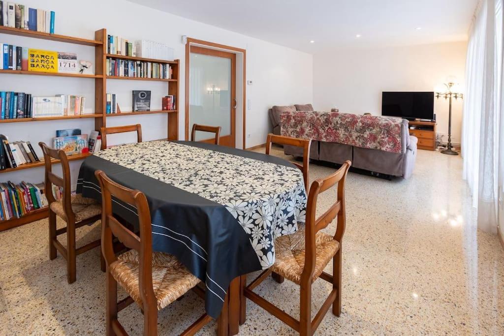 Niu D'Oreneta Canet De Mar Bagian luar foto